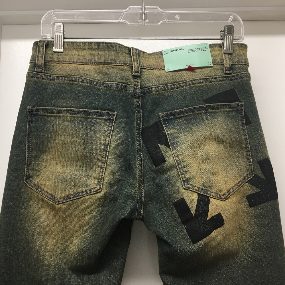 OFF-WHITE Fade Blue Jeans Arrow Pocket